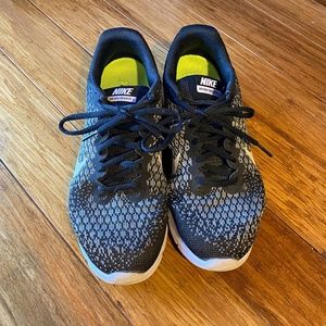 Nike Air Max Sequent 2 Black White-Dark Grey SZ 9